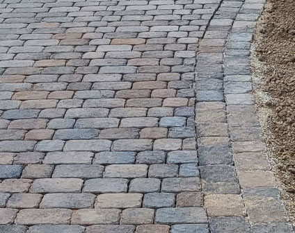 idei amenajare curte pavaj antichizat